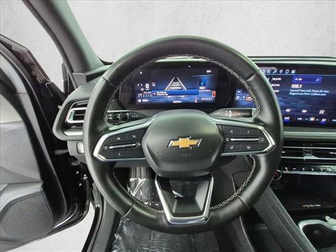 Used 2024 Chevrolet Traverse LT FWD image 28