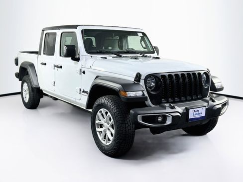 Used 2023 Jeep Gladiator Sport image 3