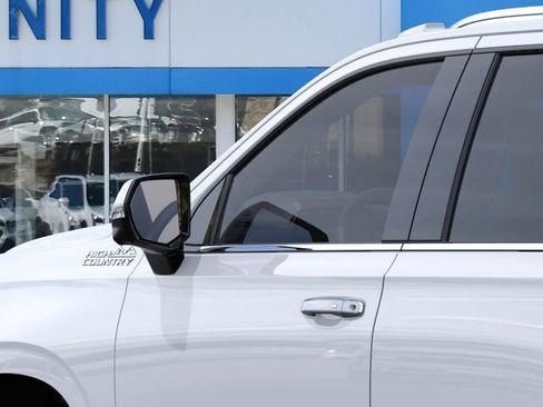 New 2026 Chevrolet Tahoe High Country AWD/4WD image 13