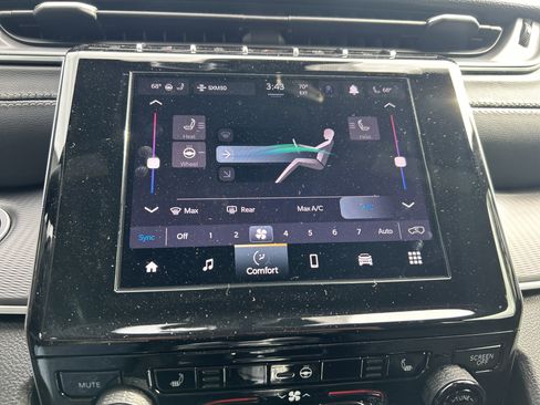 New 2025 Jeep Grand Cherokee Altitude image 30