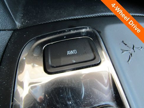 Used 2021 Chevrolet Equinox LT w/ LPO, Cargo Package AWD/4WD image 15