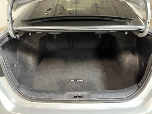 Used 2023 Nissan Altima 2.5 SR FWD image 14