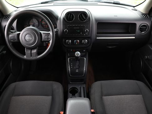 Used 2014 Jeep Patriot Sport FWD image 2