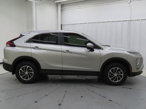 New 2026 Mitsubishi Eclipse Cross ES image 2