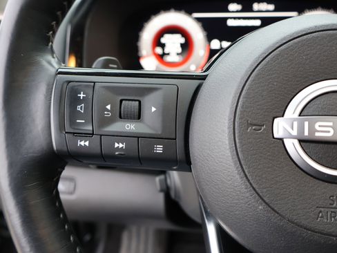 Used 2023 Nissan Pathfinder Platinum image 35