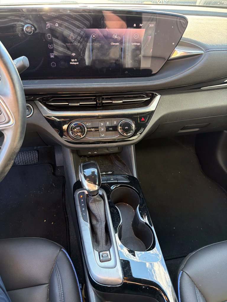 Used 2024 Buick Envista Sport Touring w/ Convenience II Package FWD image 4