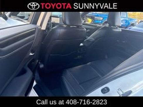 Used 2025 Lexus ES 300h w/ Premium Package image 5