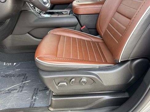 Used 2023 GMC Yukon Denali Ultimate AWD/4WD image 12
