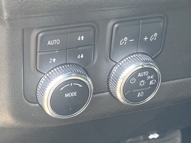 Used 2022 GMC Yukon XL Denali AWD/4WD image 25