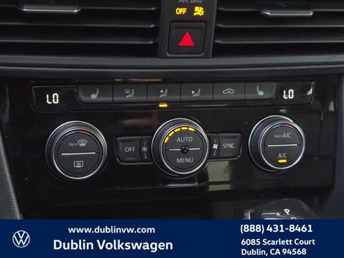Certified 2023 Volkswagen Jetta SE w/ Panoramic Sunroof Package image 20