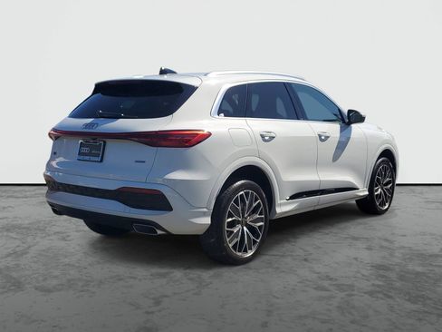 Used 2025 Audi Q5 Premium Plus w/ Premium Plus AWD/4WD image 4