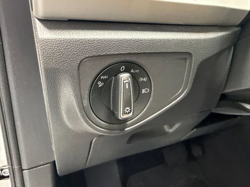 Used 2021 Volkswagen Atlas Cross Sport SE AWD/4WD image 22