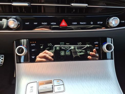 New 2026 Genesis GV70 2.5T Sport Prestige AWD/4WD image 22