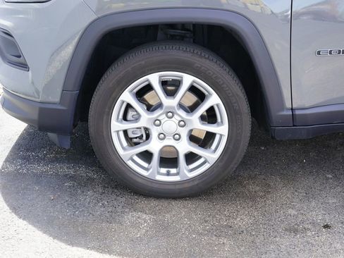 Used 2023 Jeep Compass Latitude AWD/4WD image 6