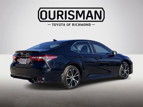 Certified 2019 Toyota Camry SE image 20