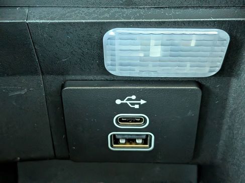 Certified 2025 Lincoln Aviator Reserve image 28