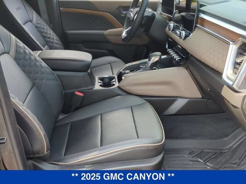 Used 2025 GMC Canyon Denali AWD/4WD image 22