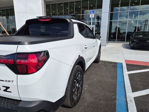 Used 2022 Hyundai Santa Cruz SEL Premium image 4