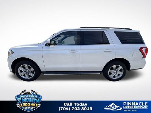 Used 2018 Ford Expedition XLT w/ Equipment Group 202A AWD/4WD image 8