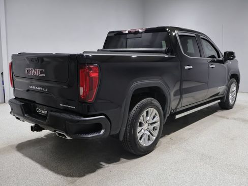 Used 2023 GMC Sierra 1500 Denali w/ Technology Package AWD/4WD image 2
