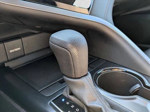 Used 2020 Toyota Camry LE FWD image 12
