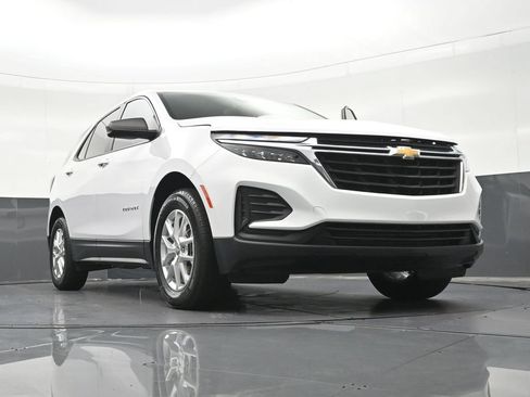 Used 2024 Chevrolet Equinox LS FWD image 27