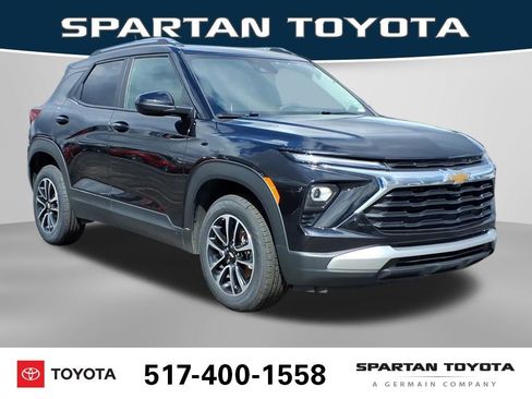 Used 2025 Chevrolet TrailBlazer LT AWD/4WD image 5