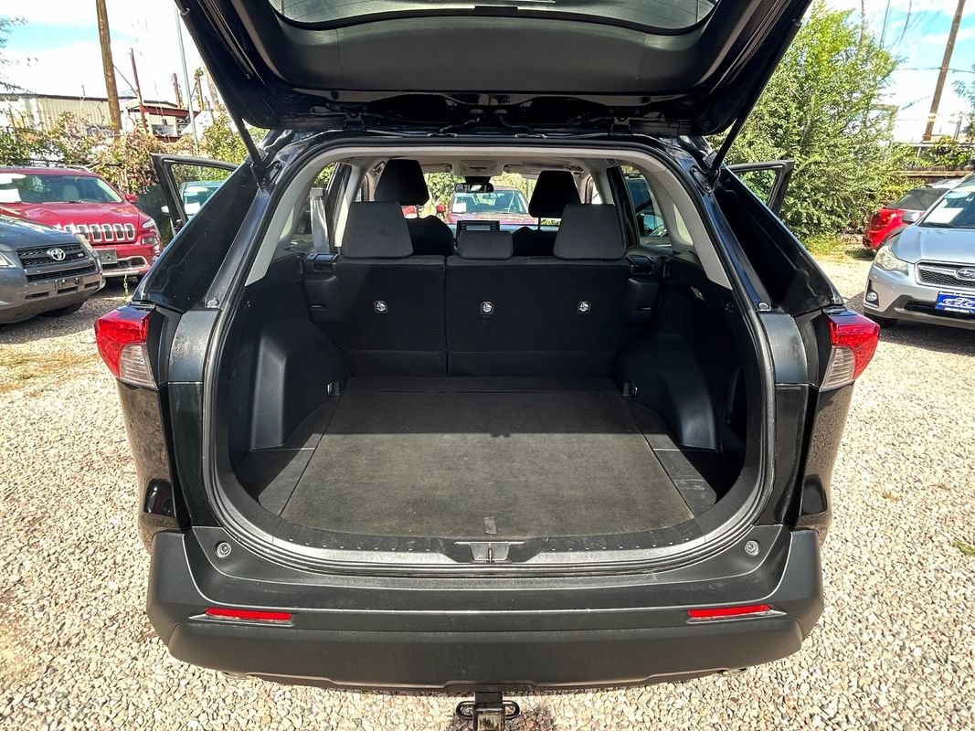Used 2021 Toyota RAV4 XLE AWD/4WD image 22