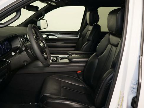 Used 2022 Jeep Wagoneer Series I image 16