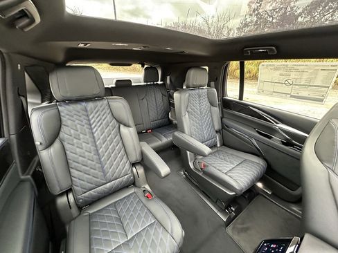 New 2025 Cadillac Escalade IQ Sport 1 w/ LPO, ONYX Package image 25