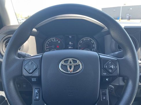 Used 2022 Toyota Tacoma SR AWD/4WD image 15