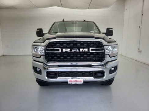 Used 2024 RAM 2500 Big Horn AWD/4WD image 3