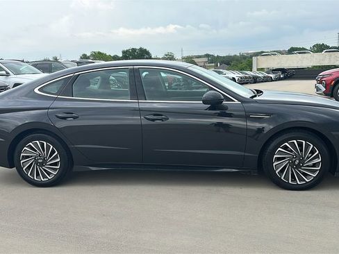 Used 2025 Hyundai Sonata SEL FWD image 13