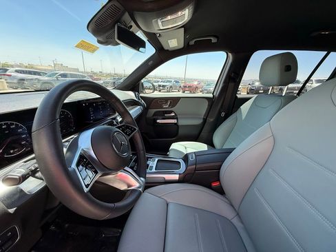 Used 2026 Mercedes-Benz GLB 250 image 12