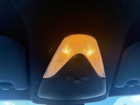 Used 2018 Toyota C-HR XLE image 19