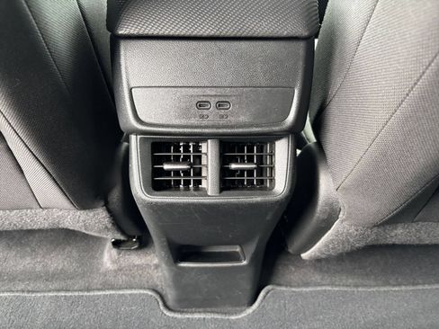 Used 2025 Chevrolet Equinox LT FWD image 19