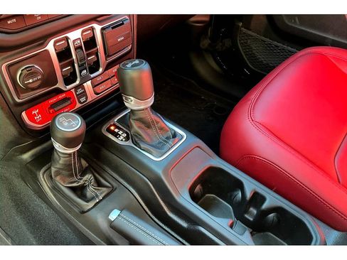 Certified 2024 Jeep Wrangler Unlimited Rubicon 392 image 16