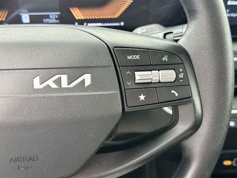 Used 2025 Kia K4 FWD image 21