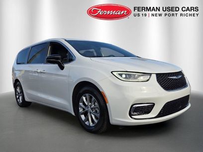 Certified 2026 Chrysler Pacifica Limited