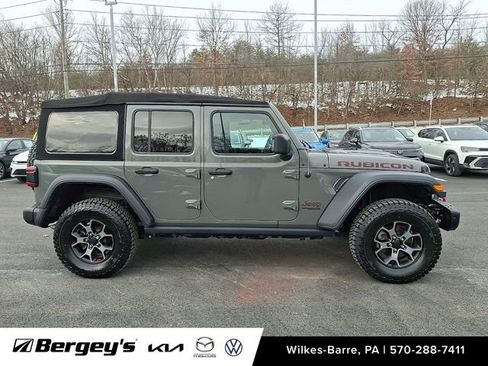 Used 2018 Jeep Wrangler Unlimited Rubicon w/ Dual Top Group image 9