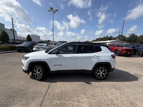 Used 2024 Jeep Compass Limited AWD/4WD image 8