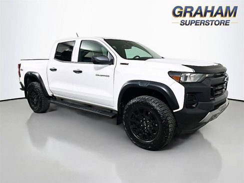 Used 2025 Chevrolet Colorado Trail Boss image 1