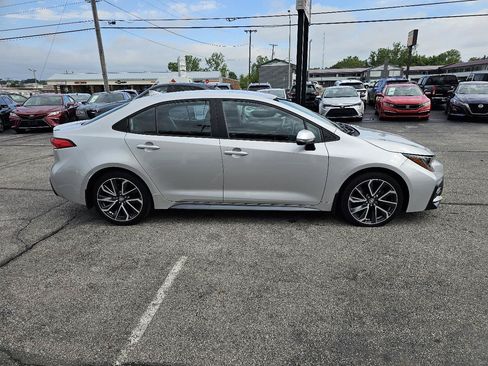 Used 2021 Toyota Corolla SE FWD image 5