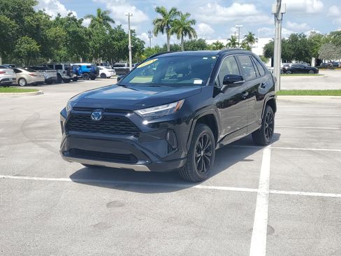 Used 2024 Toyota RAV4 SE AWD/4WD image 7