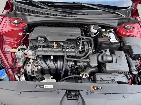 Used 2023 Hyundai Elantra SEL image 9