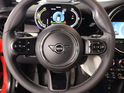 Used 2022 MINI Cooper SE FWD image 3