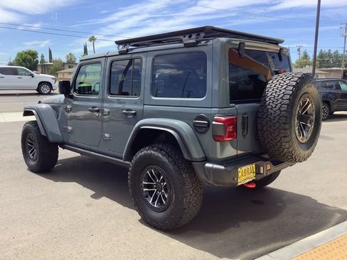 Used 2024 Jeep Wrangler Unlimited Rubicon AWD/4WD image 23