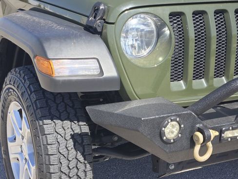 Used 2022 Jeep Wrangler Sport S image 9