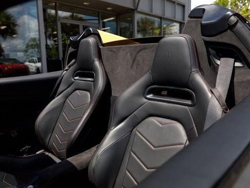Used 2023 Maserati MC20 Spyder RWD image 19