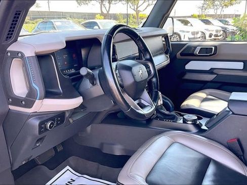 Used 2023 Ford Bronco Wildtrak image 13